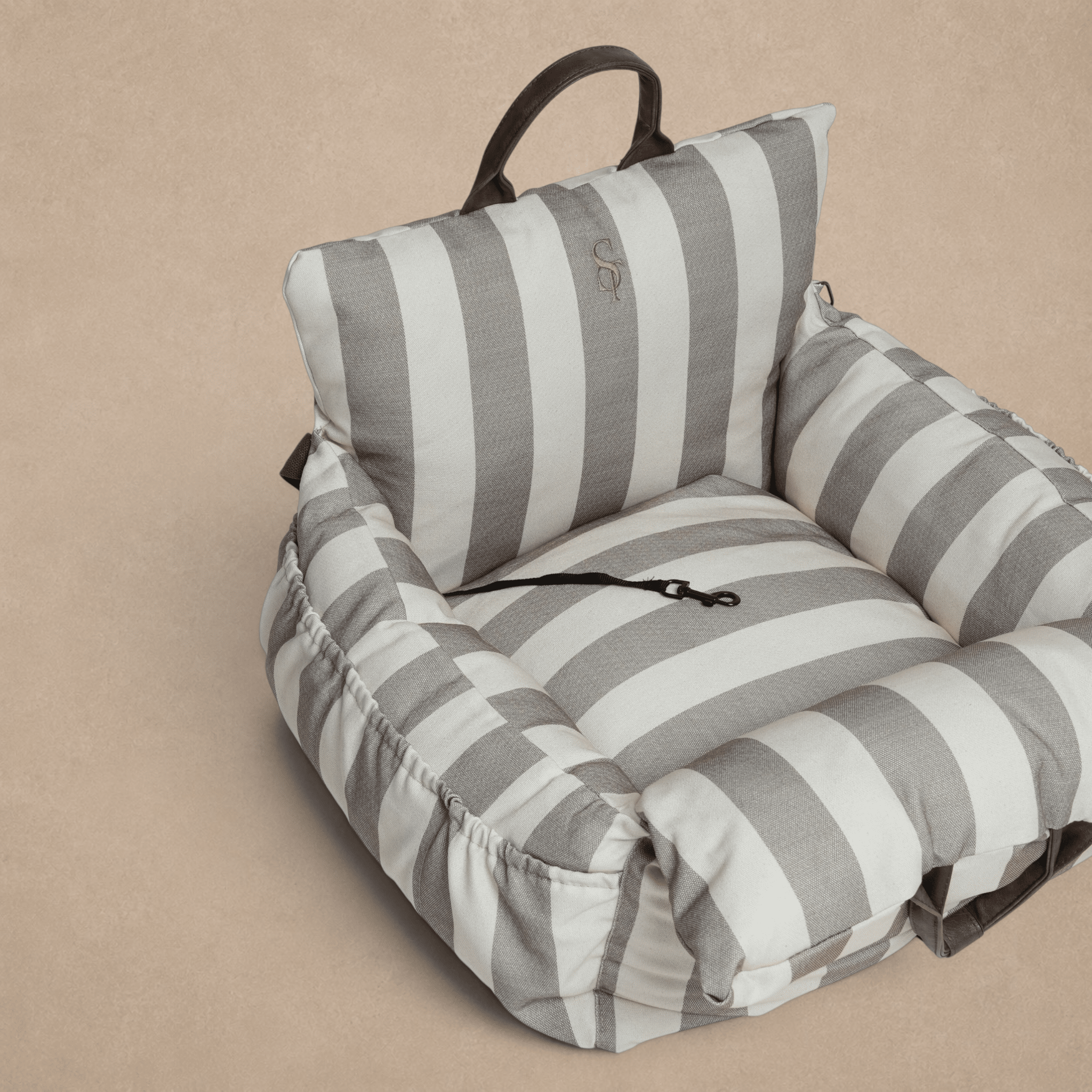 Lara Dog Striped Car Seat