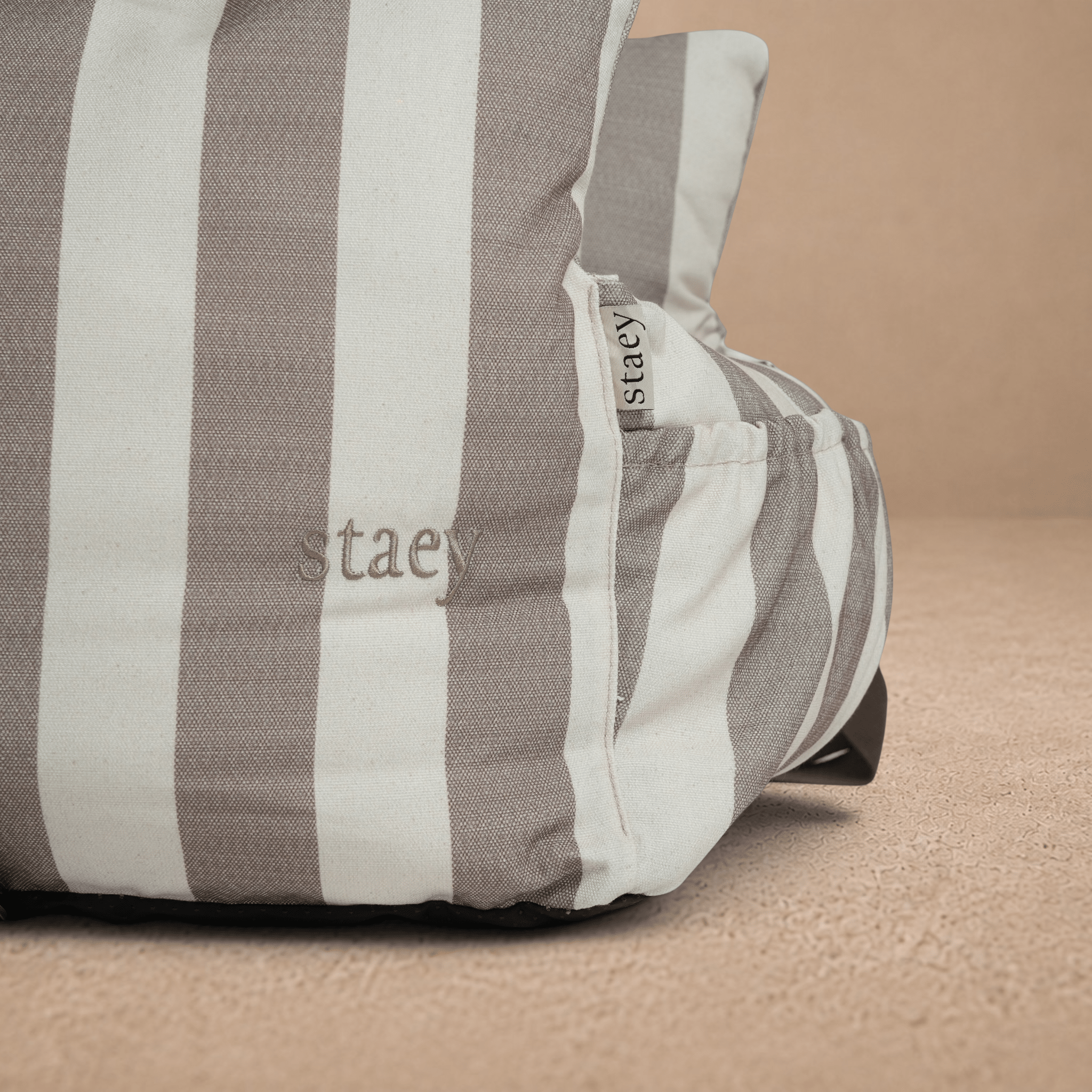 Lara Dog Striped Car Seat
