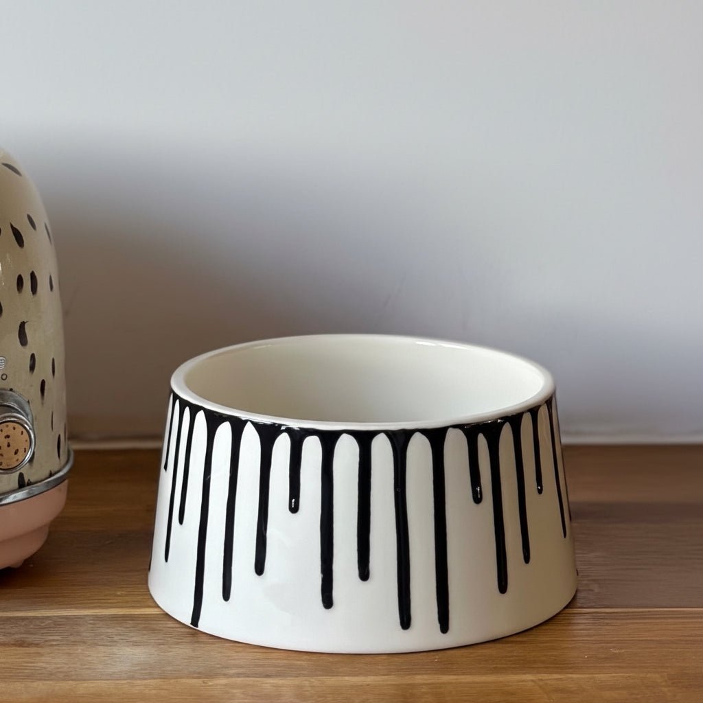 ⁠ ⁠Earthenware Bowl - Black Drip Glaze