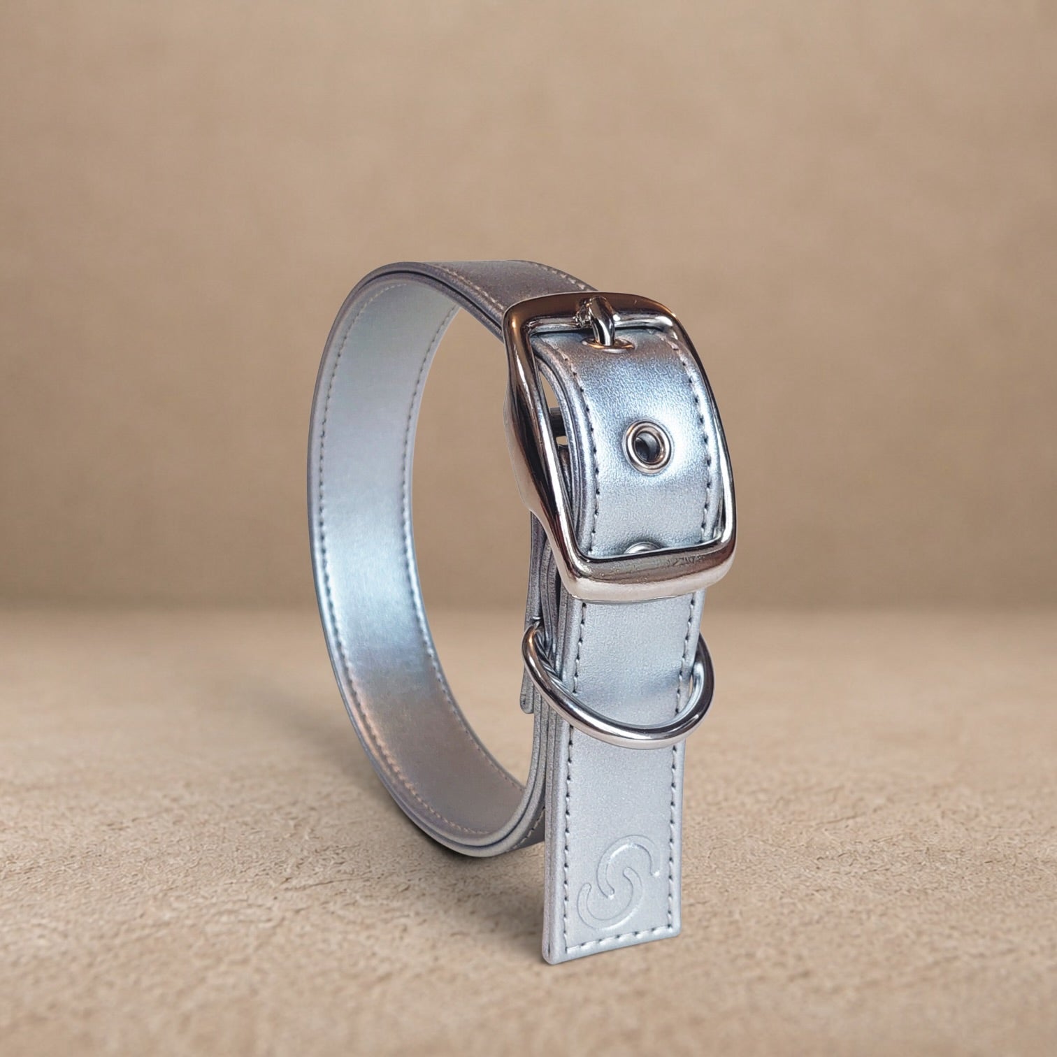 Silver apple leather dog collar