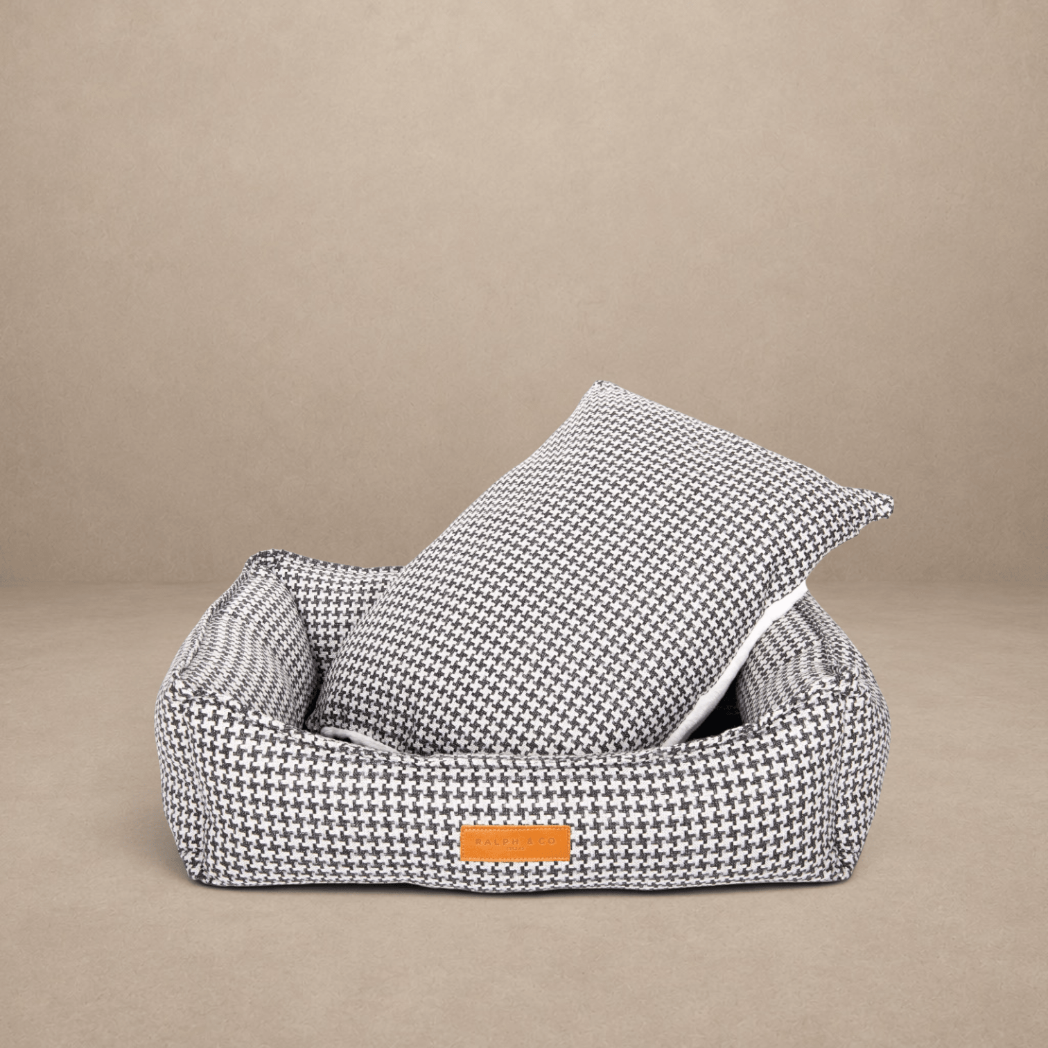 THE KENSINGTON | LUXURY HOUNDSTOOTH BED
